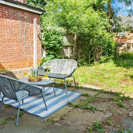 Three Bedroom House - Parking & Garden - Netflix - Wifi - Great Location - 215R Birmingham Exterior photo