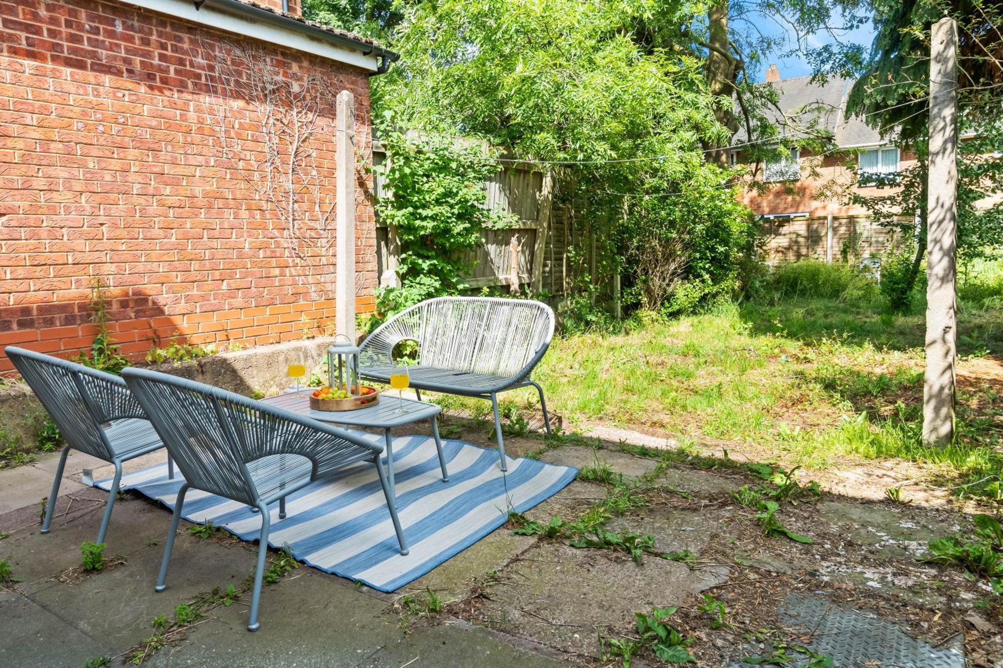 Holiday home Three Bedroom House - Parking & Garden - Netflix - Wifi - Great Location - 215r Birmingham